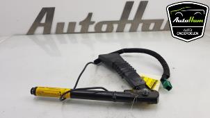 Used Front seatbelt buckle, left Opel Meriva 1.3 CDTI 16V Price € 25,00 Margin scheme offered by AutoHam