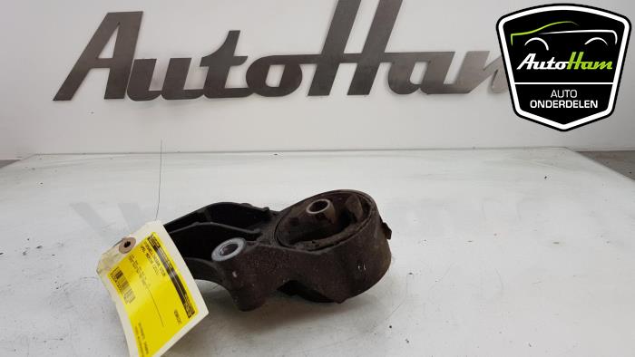 Engine mount bracket