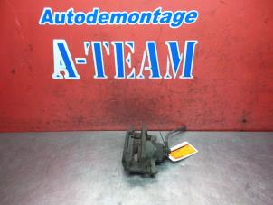 Używane Zacisk hamulcowy lewy przód Toyota Aygo Cena na żądanie oferowane przez A-Team Automotive Rotterdam