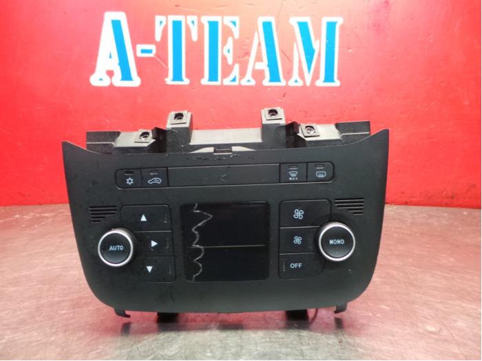Używane Panel climatronic Fiat Punto Evo (199) 1.3 JTD Multijet 85 16V Euro 5 Cena € 34,99 Procedura marży oferowane przez A-Team Automotive