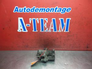 Used Rear brake calliper, right Renault Espace (JE) 2.0i RTE,RXE Price € 39,99 Margin scheme offered by A-Team Automotive Rotterdam