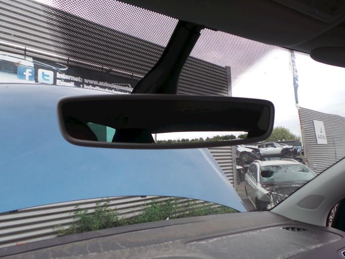 Rétroviseur intérieur d'un Volkswagen Polo V (6R) 1.0 TSI 12V BlueMotion Technology 2015