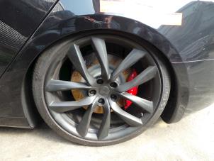 Used Wheel + tyre Tesla Model S P100D AWD Price € 1.000,00 Margin scheme offered by A-Team Automotive Rotterdam