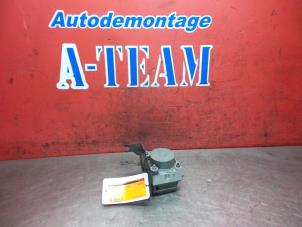 Used ABS pump Renault Clio III (BR/CR) 1.5 dCi 70 Price € 99,99 Margin scheme offered by A-Team Automotive Rotterdam