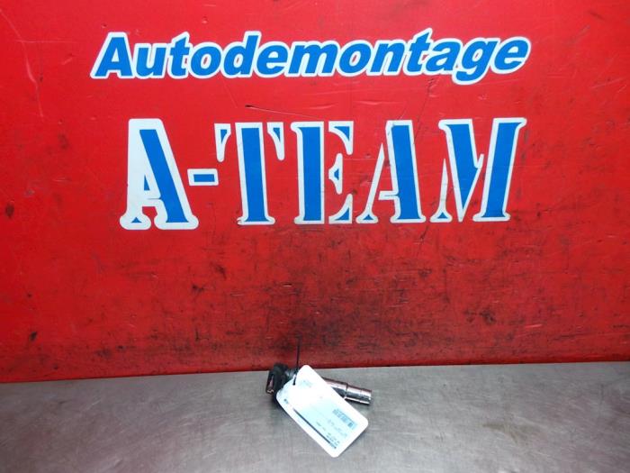 Usagé Broche bobine Volkswagen Golf V (1K1) 1.6 FSI 16V Prix € 19,99 Règlement à la marge proposé par A-Team Automotive