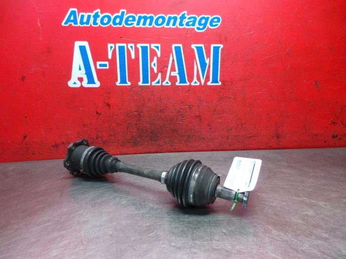 Front drive shaft, left from a Volkswagen Polo IV (9N1/2/3) 1.4 TDI 75 2002