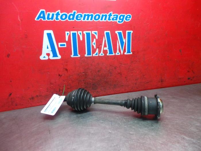 Front drive shaft, left from a Volkswagen Polo IV (9N1/2/3) 1.4 TDI 75 2002