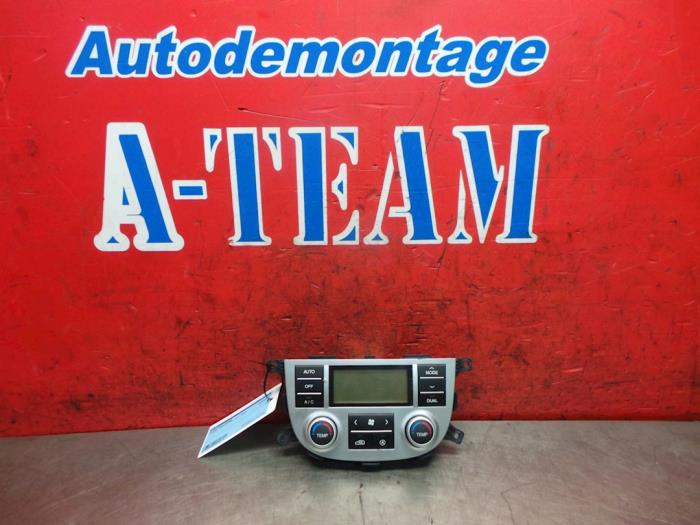 Begagnade Klimatpanel Hyundai Santa Fe II (CM) 2.7 V6 24V 4x2 Pris € 49,99 Marginaltabell erbjuds av A-Team Automotive
