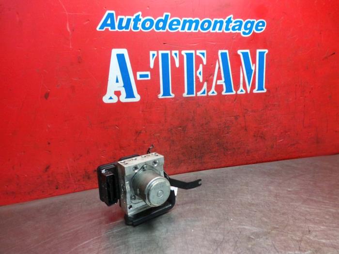 Usagé Bloc ABS Honda Jazz (GE6/GE8/GG/GP) 1.3 VTEC 16V Hybrid Prix € 294,99 Règlement à la marge proposé par A-Team Automotive