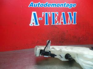Usagé Pompe lave-glace avant Audi A5 Sportback Quattro (B8H/B8S) 2.0 TFSI 16V Prix € 9,99 Règlement à la marge proposé par A-Team Automotive Rotterdam