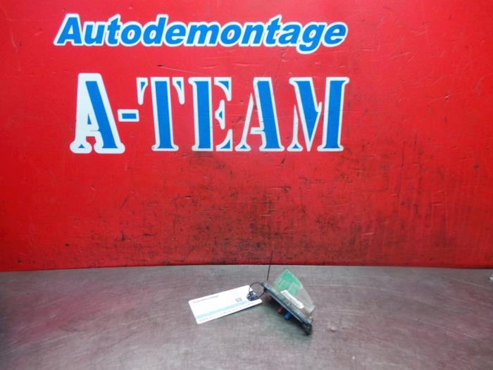 Używane Antena GPS BMW 3 serie (E90) 320i 16V Cena € 34,99 Procedura marży oferowane przez A-Team Automotive