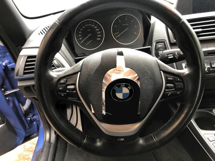 Panel de instrumentación de un BMW 1 serie (F21) 118d 2.0 16V 2013