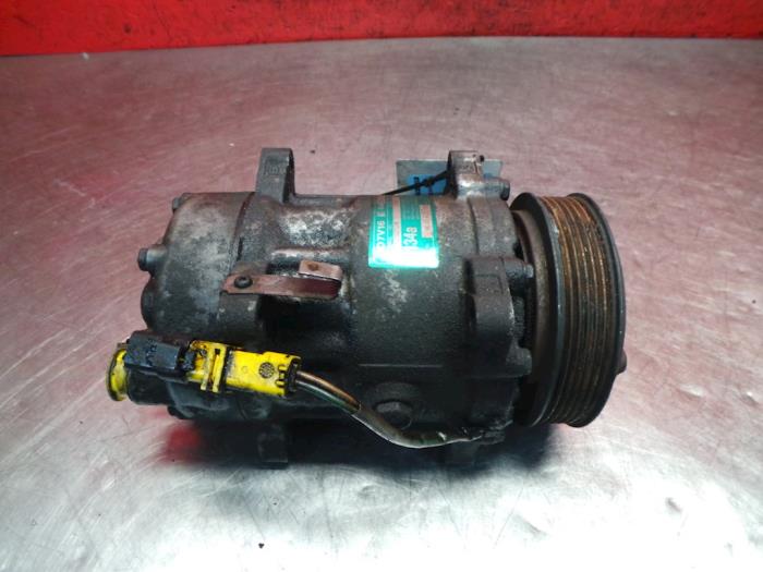 Air conditioning pump from a Citroën C8 (EA/EB)  2005
