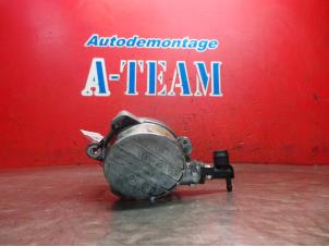 Used Vacuum pump (diesel) Opel Vivaro 2.5 DTI 16V Price € 29,99 Margin scheme offered by A-Team Automotive Rotterdam