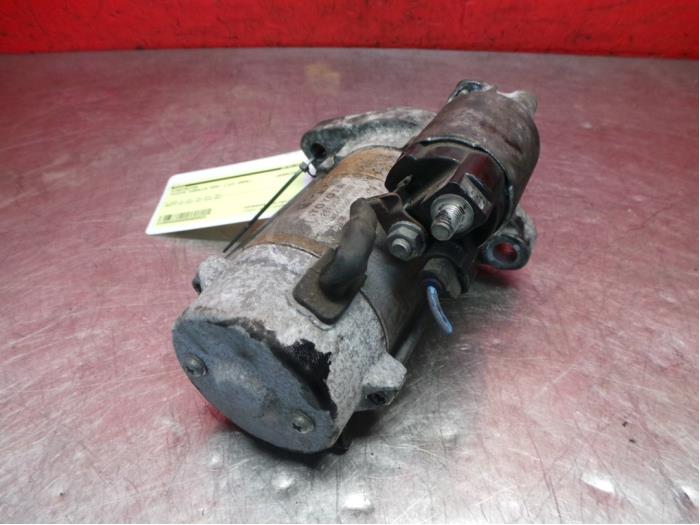Starter from a Toyota Corolla Verso (R10/11) 2.2 D-4D 16V 2008