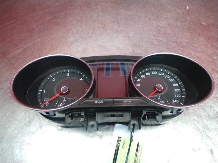 Instrument de bord d'un Volkswagen Polo V (6R) 1.4 TDI DPF BlueMotion technology 2014
