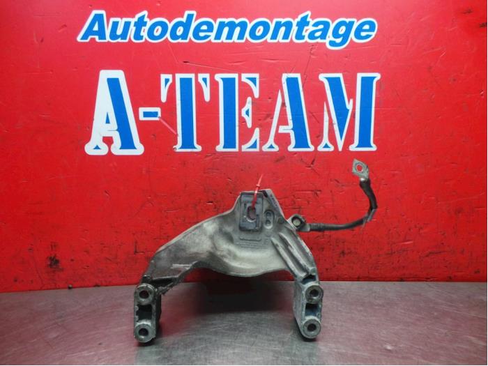 Engine mount from a MINI Mini One/Cooper (R50) 1.4 16V One 2005