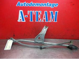Used Front wiper arm BMW Mini One/Cooper (R50) 1.4 16V One Price € 19,99 Margin scheme offered by A-Team Automotive Rotterdam