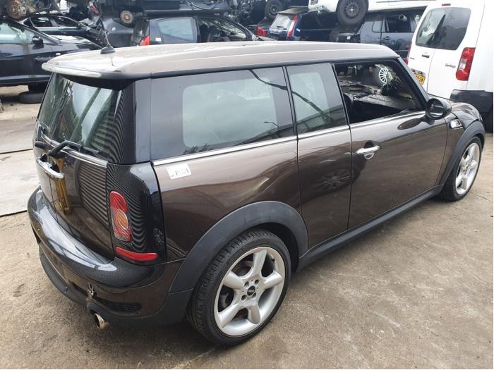 Extra window 2-door, rear right from a MINI Clubman (R55) 1.6 16V Cooper S 2009