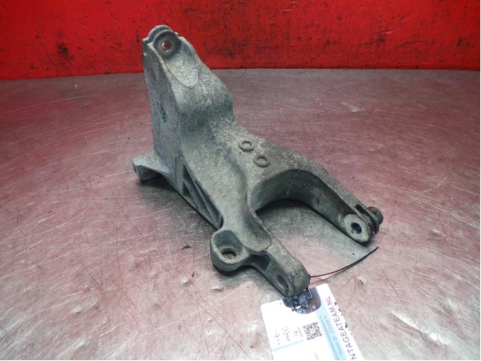 Engine mount Volkswagen Transporter T5 1.9 TDi 7H0199343 BRS