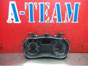 Used Instrument panel Renault Clio III (BR/CR) 1.5 dCi 70 Price € 99,99 Margin scheme offered by A-Team Automotive Rotterdam