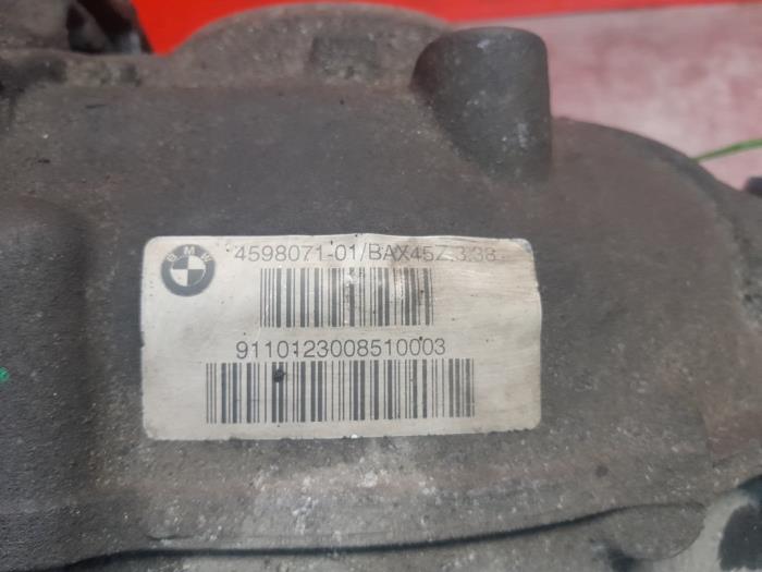 Rear differential from a BMW 5 serie (F10) 520d 16V 2011