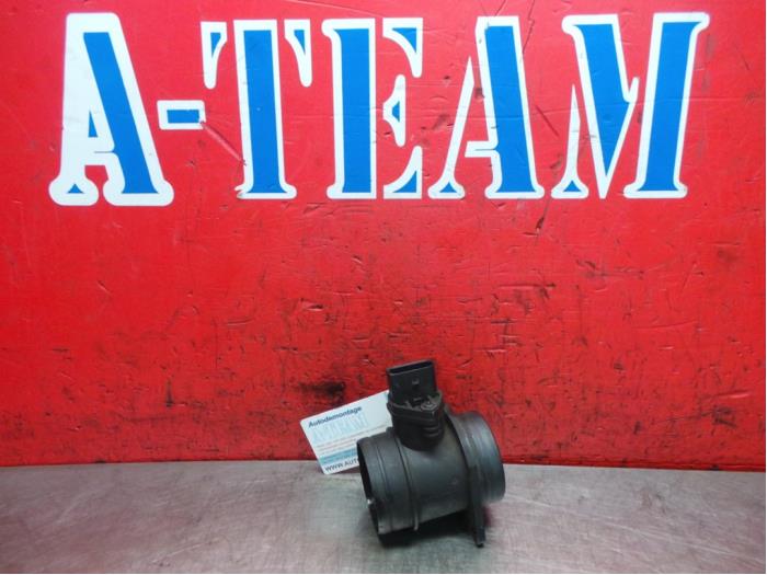 Gebrauchte Luftmassenmesser Volkswagen Multivan T5 (7E/7HC/7HF/7HM) 1.9 TDi Preis € 4,99 Margenregelung angeboten von A-Team Automotive