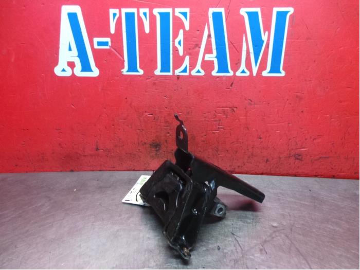 Used Engine mount Toyota Yaris III (P13) 1.0 12V VVT-i Price € 9,99 Margin scheme offered by A-Team Automotive