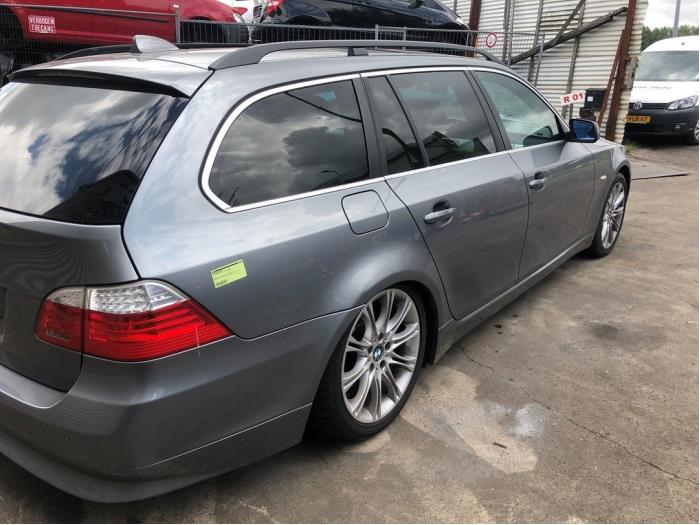 Extra window 4-door, left from a BMW 5 serie Touring (E61) 530xd 24V 2009