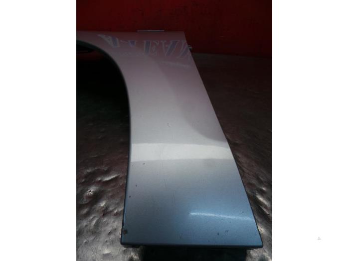 Front wing, left from a Renault Scénic III (JZ) 1.6 Energy dCi 130 2012