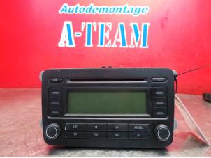 Used Radio CD player Volkswagen Golf V (1K1) 2.0 TDI 16V Price € 29,99 Margin scheme offered by A-Team Automotive Rotterdam