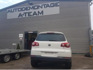 Usados Puerta de 4 puertas derecha detrás Volkswagen Tiguan (5N1/2) 1.4 TSI 16V 4Motion Precio € 200,00 Norma de margen ofrecido por A-Team Automotive Rotterdam