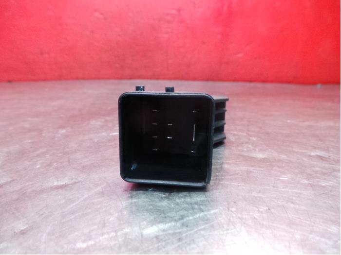 Relay from a Renault Scénic III (JZ) 1.6 Energy dCi 130 2012
