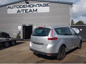 Used Rear door seal 4-door, right Renault Scénic III (JZ) 1.6 Energy dCi 130 Price € 14,99 Margin scheme offered by A-Team Automotive Rotterdam