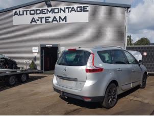 Used Front door seal 4-door, right Renault Scénic III (JZ) 1.6 Energy dCi 130 Price € 29,99 Margin scheme offered by A-Team Automotive Rotterdam