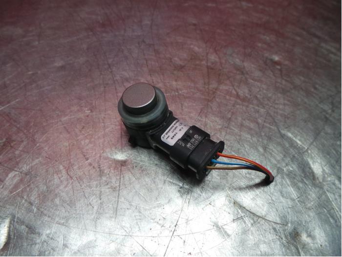 PDC Sensor from a Skoda Octavia Combi (5EAC) 1.2 TSI 16V 2014
