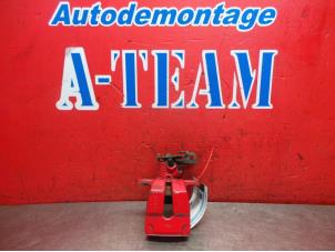 Used Rear brake calliper, right Renault Clio IV (5R) 1.5 Energy dCi 90 FAP Price on request offered by A-Team Automotive Rotterdam