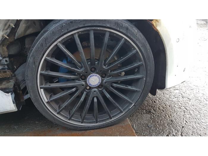 Felgen Set + Reifen van een Mercedes-Benz E (W213) E-220d 2.0 Turbo 16V 2016