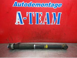Used Rear shock absorber, left Renault Clio II (BB/CB) 1.4 16V Price € 20,00 Margin scheme offered by A-Team Automotive Rotterdam