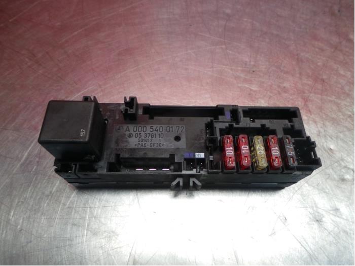 Fuse box Mercedes E Combi 3.0 E-300 TD 24V - A2105400250 MERCEDES