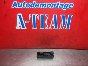 Used Fuse box Mercedes E Combi (S210) 3.0 E-300 TD 24V Price € 24,99 Margin scheme offered by A-Team Automotive Rotterdam