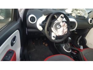 Used Instrument panel Renault Twingo III (AH) 1.0 SCe 70 12V Price € 119,99 Margin scheme offered by A-Team Automotive Rotterdam