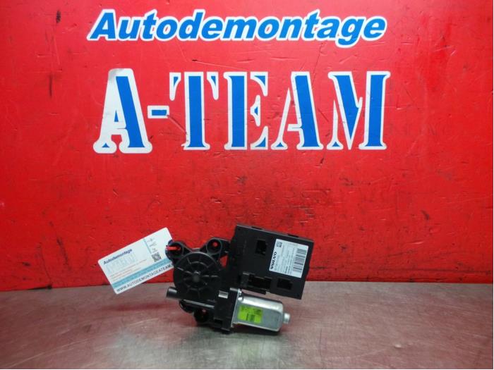 Usados Motor de ventanilla de puerta Volvo C30 (EK/MK) 2.0 16V Precio € 45,00 Norma de margen ofrecido por A-Team Automotive