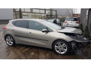 Used Quarter light, front right Kia Cee'd (JDB5) 1.6 GDI 16V Price on request offered by A-Team Automotive Rotterdam