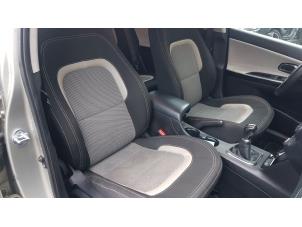 Used Seat, right Kia Cee'd (JDB5) 1.6 GDI 16V Price € 149,99 Margin scheme offered by A-Team Automotive Rotterdam