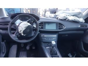 Used Climatronic panel Peugeot 308 (L3/L8/LB/LH/LP) 1.6 BlueHDi 120 Price on request offered by A-Team Automotive Rotterdam