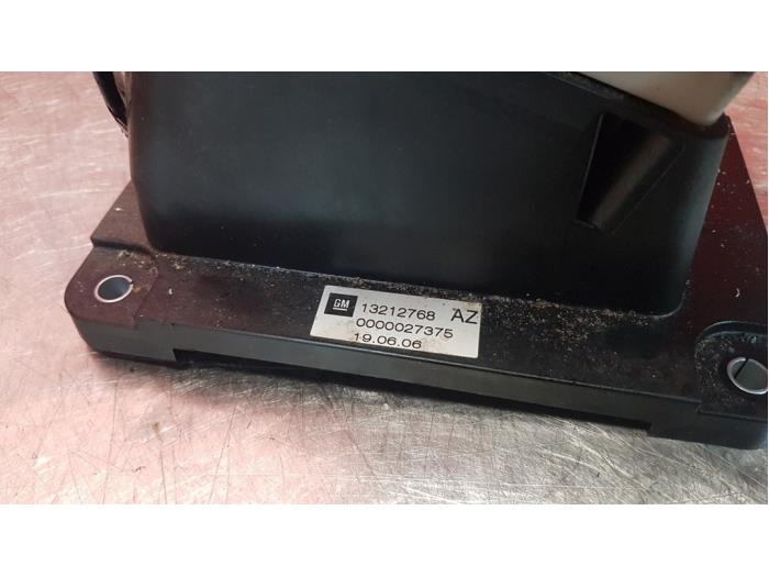 Automatic gear selector Opel Astra H SW 1.6 16V Twinport 13212768