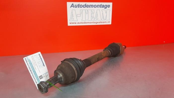 Front drive shaft, left from a Citroën C3 Picasso (SH) 1.6 16V VTI 120 2011