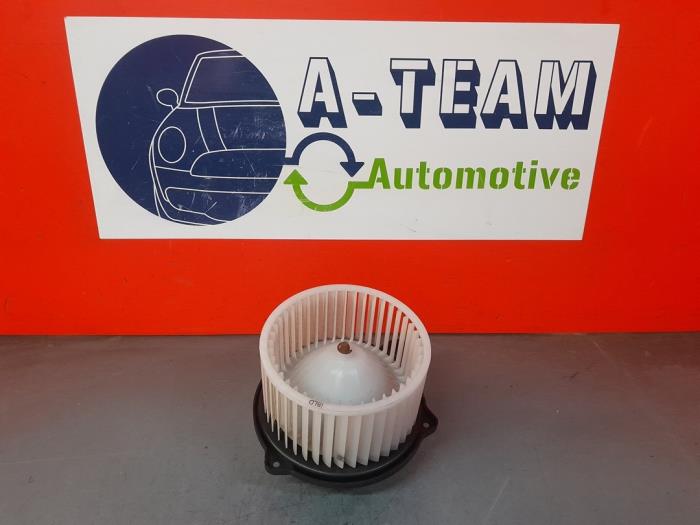 Heating and ventilation fan motor from a Kia Picanto (TA) 1.0 12V 2013