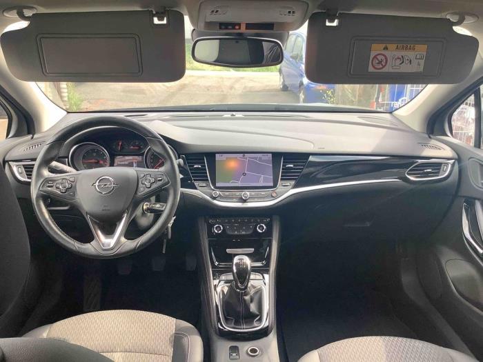 Sonnenblende van een Opel Astra K Sports Tourer 1.4 Turbo 16V 2017